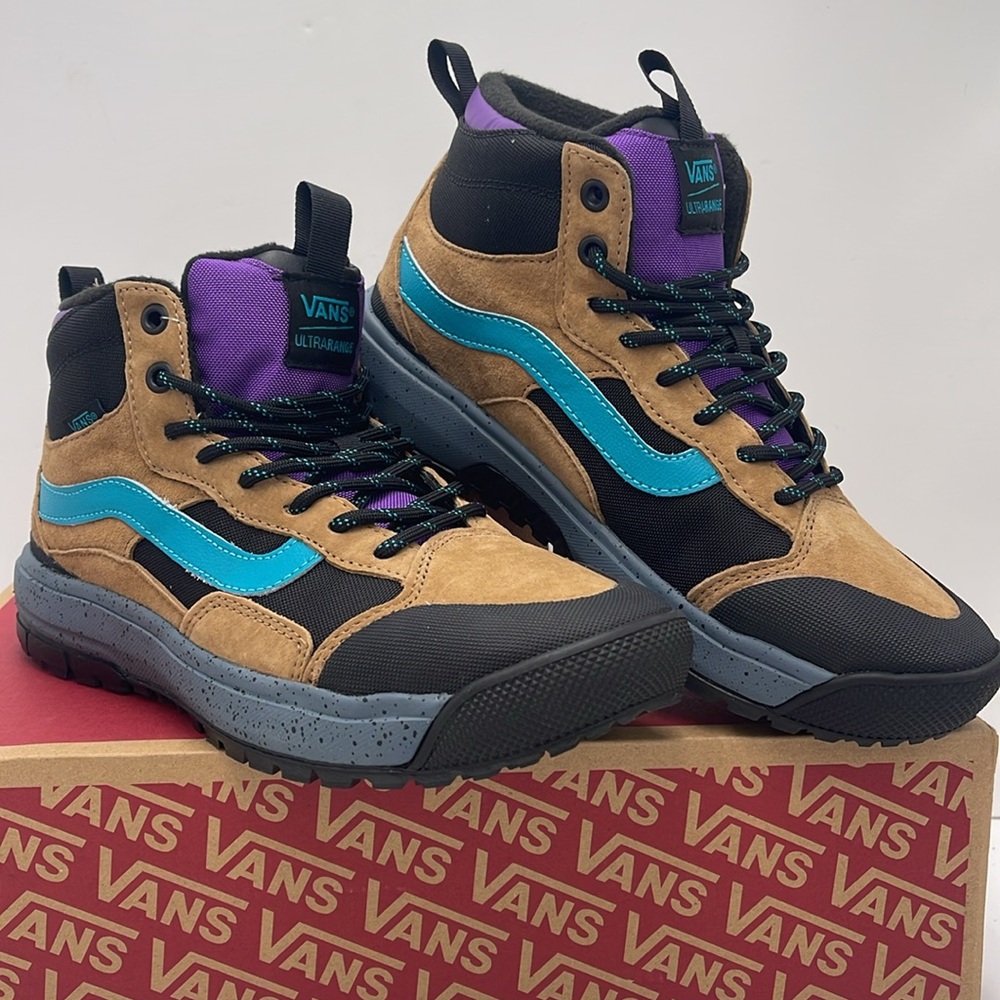 Vans WMNS High-Top Sneakers Boots Blue and Tan Accents Ultrarange Exo
Tobacco - Picture 4 of 16